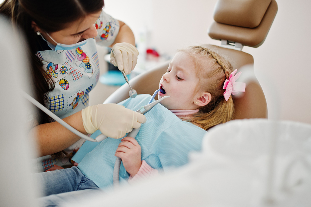 Dentist in Bloor West at High Park Dental Care providing child-friendly pediatric dental care